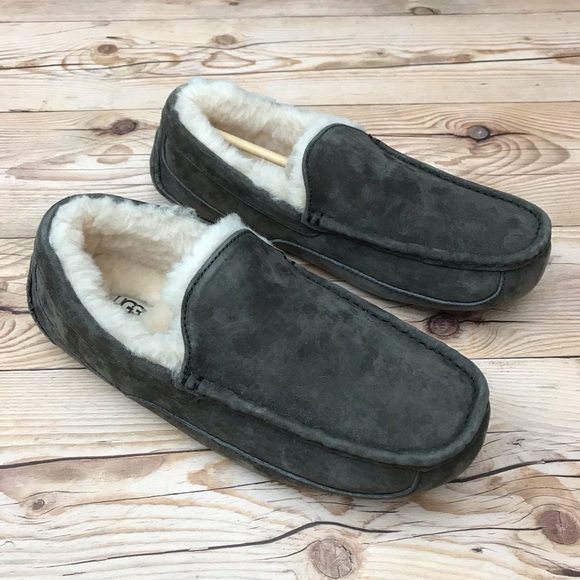 UGG Men’s Ascot Shearling Lined Suede Slipper - Picture 12 of 16